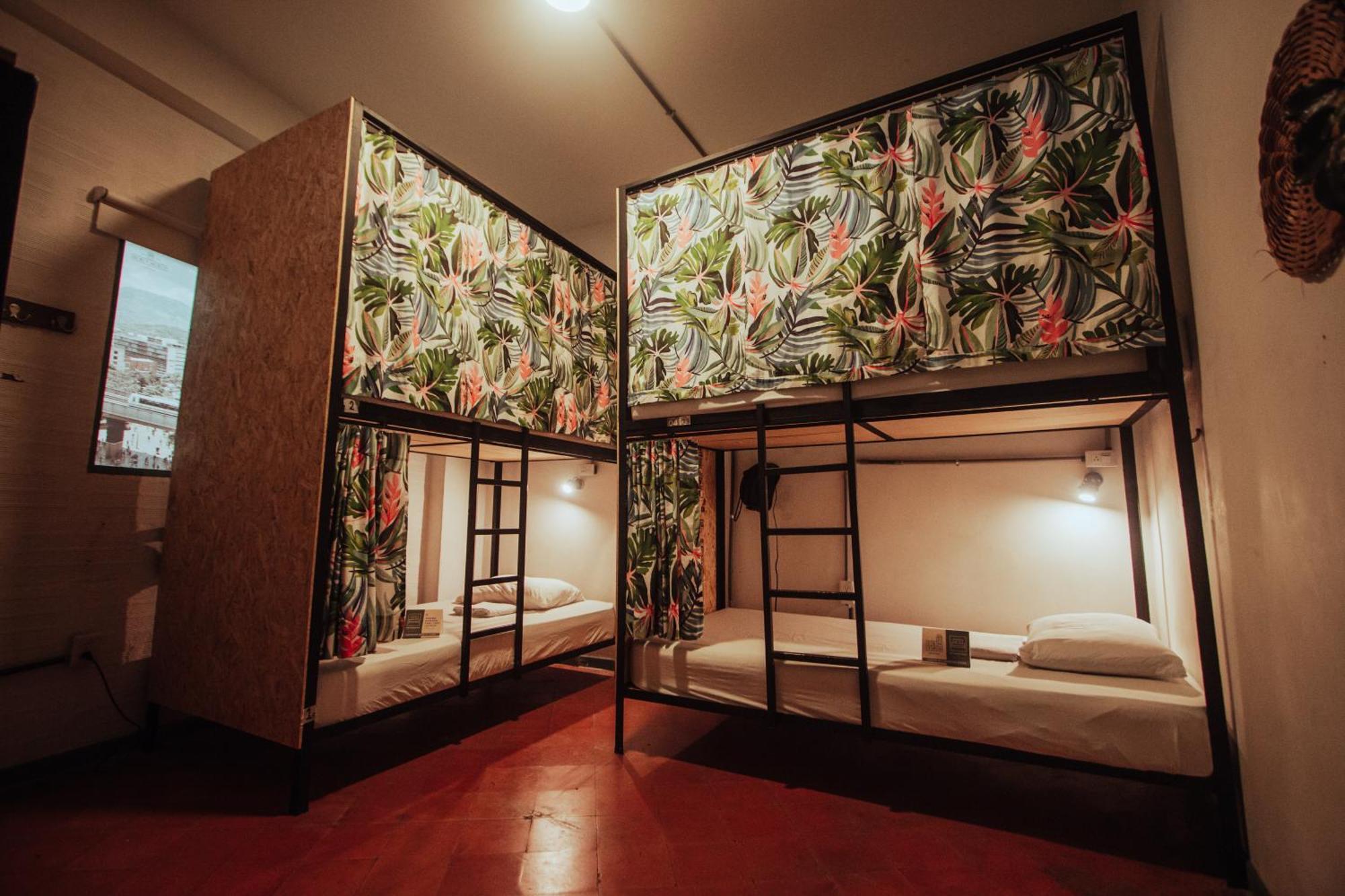 Centro Hostel Медельин Экстерьер фото